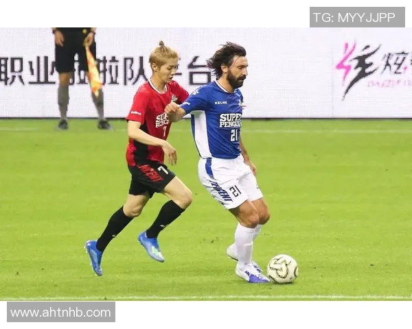 足球明星与娱乐圈明星的交集与影响力探讨